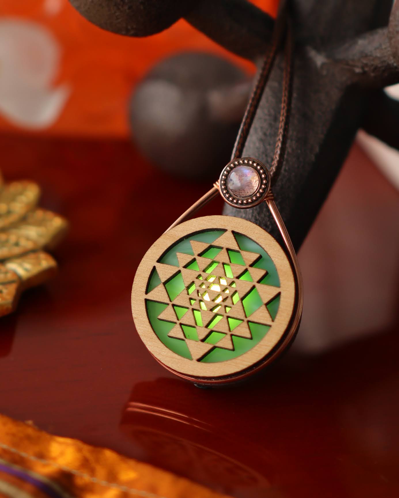 Wire Wrapped Glowing Stained Glass LED Pendant | Sri Yantra